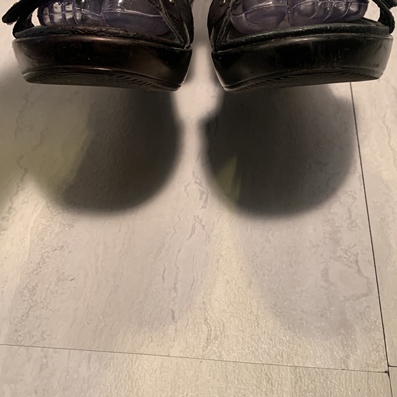 Dansko Women's Black Leather Small Studs Slip On Flat Platform Summer Sandals - Picture 9 of 12